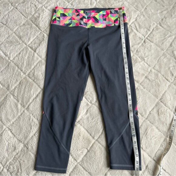 Victoria's Secret VSX | Rainbow Geometric Knockout Capris | Size Medium - Picture 10 of 12